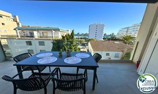 Apartament a Santa Margarida. Espectacular apartamento a 120 metros del mar con piscina en san