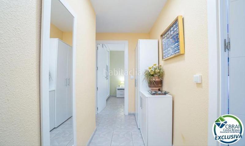 Foto 43413c6d-f871-4294-9336-f5965d38b809. Apartamento port moxó apartamento con vistas al canal, amarre para velero y parking exterior privado. en Empuriabrava