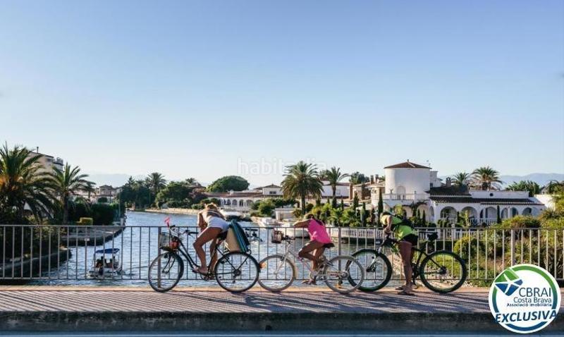 Foto b939815c-f047-4175-9d03-1b50cbe1a6c4. Apartamento port moxó apartamento con vistas al canal, amarre para velero y parking exterior privado. en Empuriabrava
