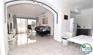 Apartament a Santa Margarida. Apartamento reformado con un dormitorio, vista lateral al mar y