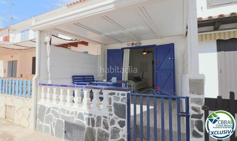 Foto 85d2aa46-5f6e-4b24-bb13-0ec9e97df6d5. Casa  con gran terraza al sur adosada ubicada en la zona de Sant Maurici en Empuriabrava
