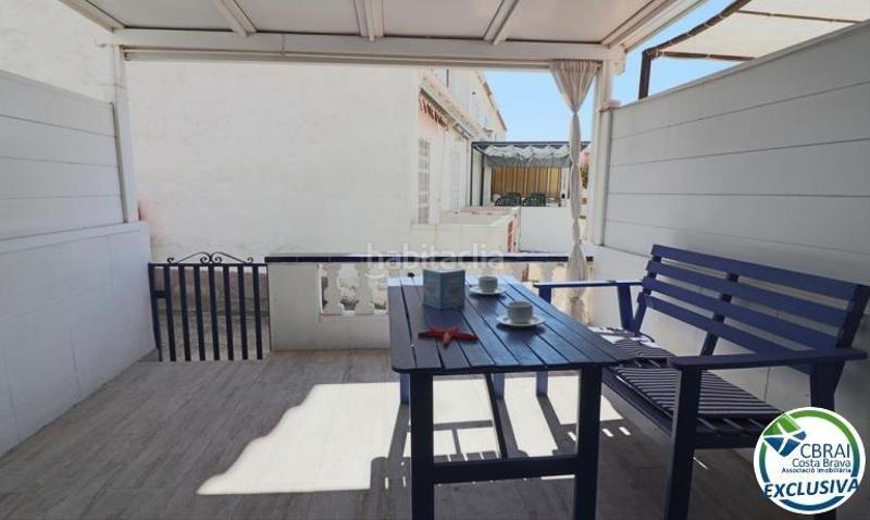 Foto e54544d0-ff5e-441c-9c87-e180c53f564b. Casa  con gran terraza al sur adosada ubicada en la zona de Sant Maurici en Empuriabrava