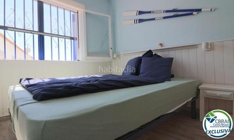 Foto e6b2e38f-d61c-4ddc-a106-c4e785a81946. Casa  con gran terraza al sur adosada ubicada en la zona de Sant Maurici en Empuriabrava