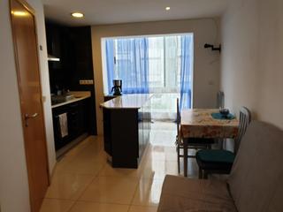 Apartamento en Santa Margarida. Apartamento con vistas al canal, a tan solo 200m de la playa