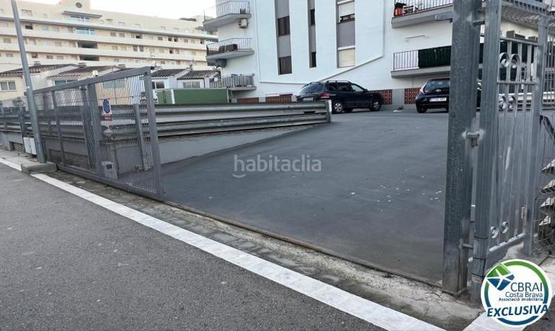 Foto 61d5d2cb-b867-4073-b6b9-52c3977697ff. Car parking in Salins - Cavall de Mar Empuriabrava
