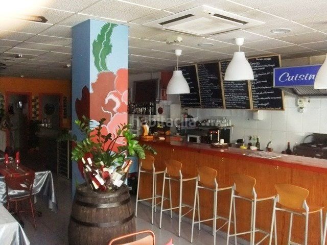 Foto c53aea66-b113-4bd5-8168-e1d49d802f1c. Alquiler local comercial bar restaurante muy centrico en Roses