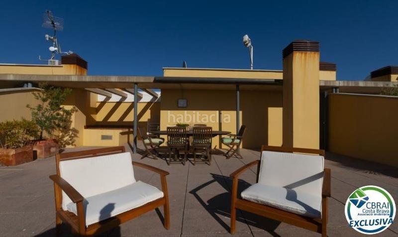 Foto 0c76514f-4a15-48db-b3ad-7eea61be7099. Apartamento ático en 1 línea con solárium, preciosas vistas y licencia turística. en Roses