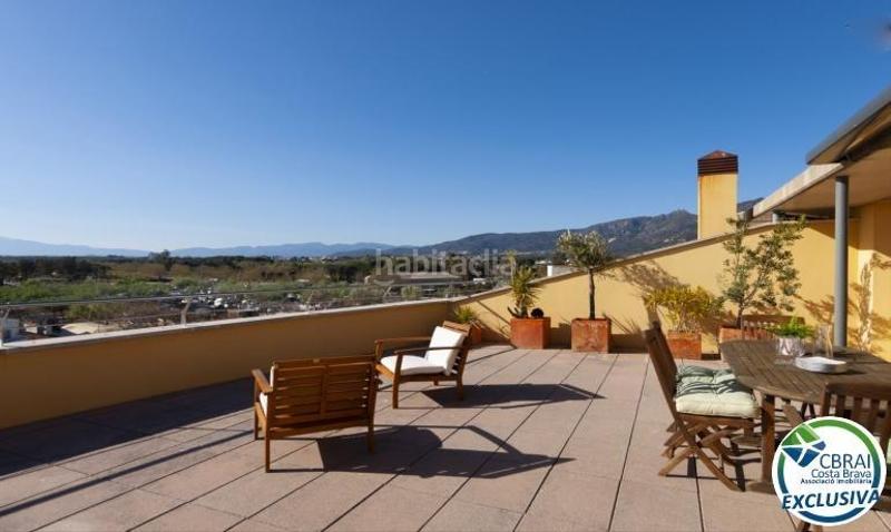 Foto 2ae150e7-0917-4859-8ced-611c3f6006bf. Apartamento ático en 1 línea con solárium, preciosas vistas y licencia turística. en Roses