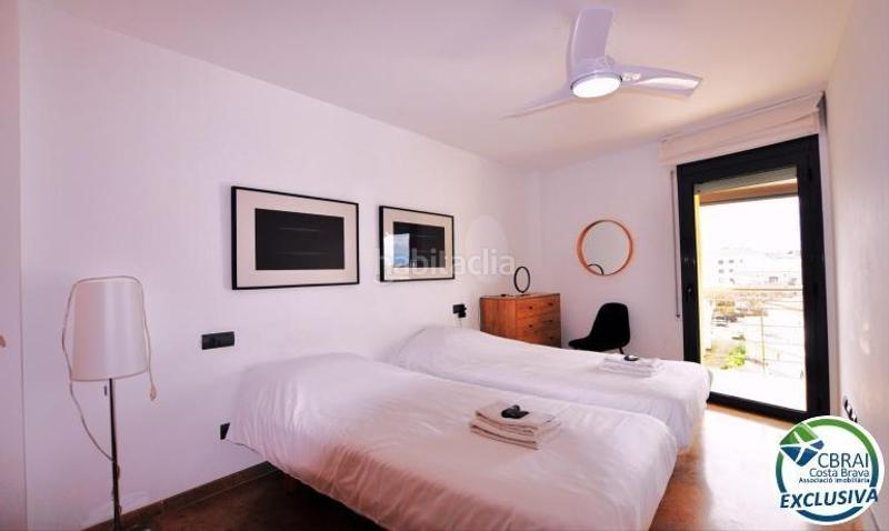 Foto 4237925b-a2c7-4042-a847-adaa2036edeb. Apartamento ático en 1 línea con solárium, preciosas vistas y licencia turística. en Roses