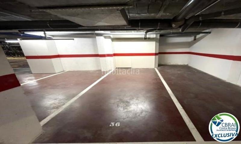 Foto eafef6f3-814d-40c8-abc1-d0e2cec6d275. Apartamento ático en 1 línea con solárium, preciosas vistas y licencia turística. en Roses