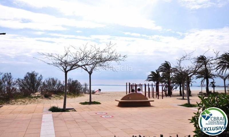 Foto f0e13c59-3ba7-4065-aadc-fb929ebce5c6. Apartamento ático en 1 línea con solárium, preciosas vistas y licencia turística. en Roses