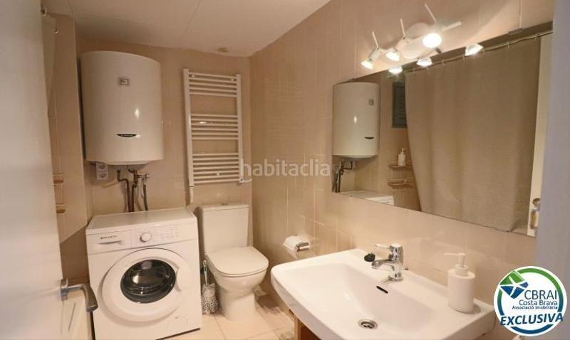 Foto df90ef3d-7698-4e8e-812a-71c191c57335. Estudio acogedor estudio con vistas espectaculares a la montaña y licencia turística en Roses
