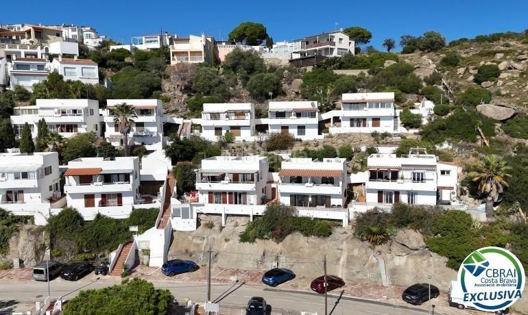 Foto b067af98-daf7-44f0-ba4e-c5101468b6e0. Casa amb piscina a Puig Rom-Canyelles-Almadrava Roses