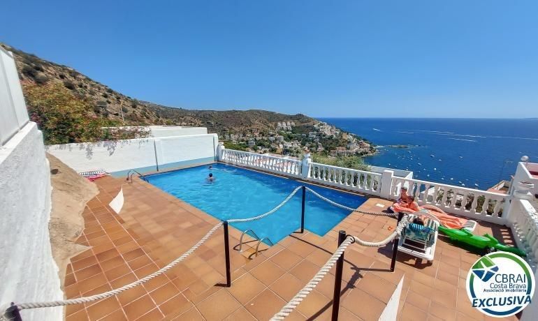 Foto fabd40d3-8a66-481b-b126-86939f2b9943. Casa amb piscina a Puig Rom-Canyelles-Almadrava Roses