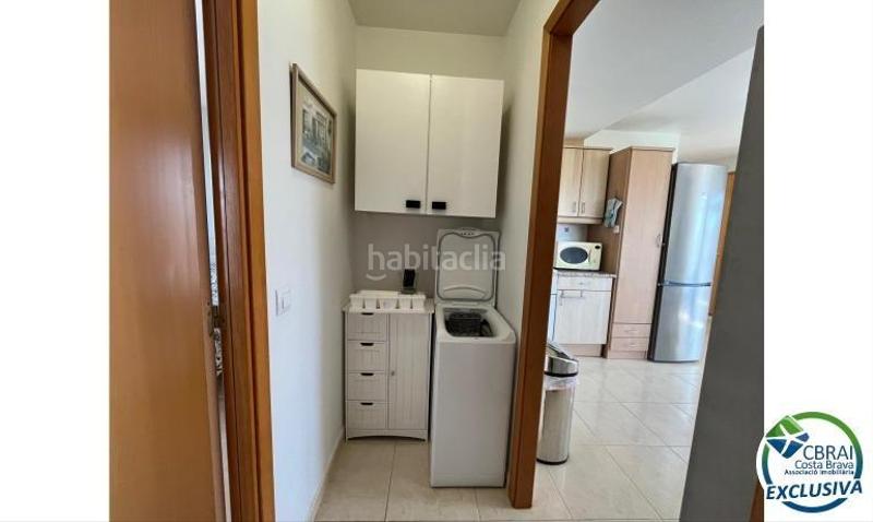 Foto 2b9a7493-ec35-4122-a3ba-04133de6f855. Apartamento atico en venta 2 habitaciones gran terraza y parking subterraneo. en Empuriabrava
