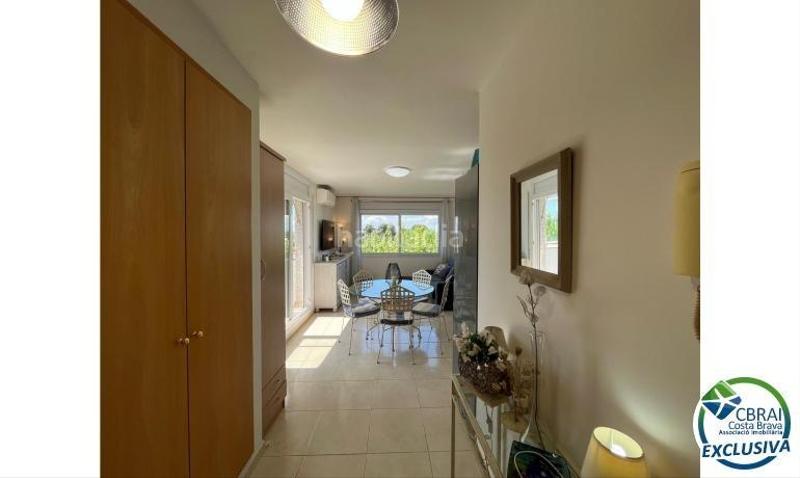 Foto 36323bfe-080d-4534-b59e-f913e190bc6f. Apartamento atico en venta 2 habitaciones gran terraza y parking subterraneo. en Empuriabrava