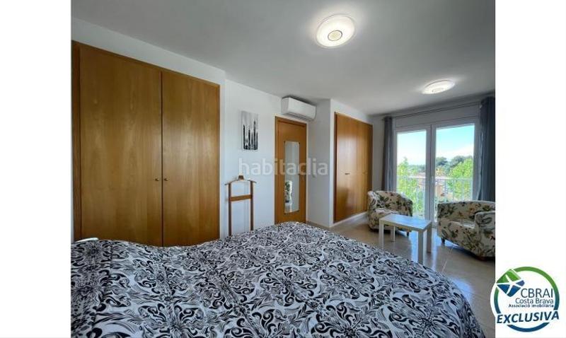 Foto 823738a9-04e7-4fe7-831e-2625d6636805. Apartamento atico en venta 2 habitaciones gran terraza y parking subterraneo. en Empuriabrava