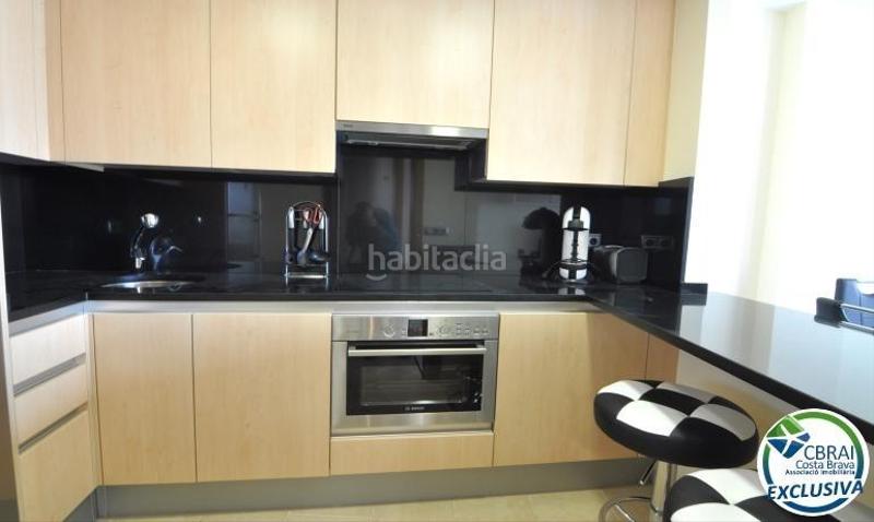 Foto 48652675-252e-4398-9393-f68db1228942. Apartamento encantador apartamento con licencia turística y vistas al canal en Roses