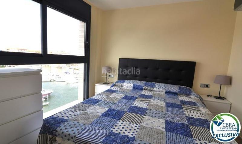 Foto 75d6a9bd-704a-4bca-aeb9-0b4f7257cd9f. Apartamento encantador apartamento con licencia turística y vistas al canal en Roses