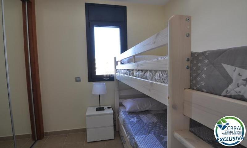 Foto 84691ab5-209c-4b2d-b211-ca62f2c7741e. Apartamento encantador apartamento con licencia turística y vistas al canal en Roses