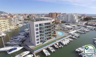 Apartament a Santa Margarida. Encantador apartamento con licencia turística y vistas al canal