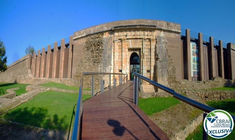 Foto c6b56e1b-018f-4112-bf02-789a3e6caa00. Casa amb calefacció aparcament a Nord Roses