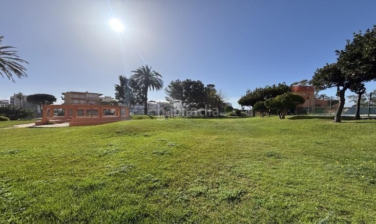 Foto b0ee9042-7fa1-4f38-bb6a-496930082ff2. Apartament amb aparcament piscina a Santa Margarida Roses