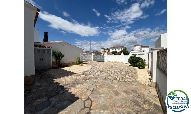 Foto 1ca25eb9-ded3-407b-bf59-d2c4d5662f95. Casa amb calefacció aparcament piscina a Francolí - Freser - Noguera Empuriabrava