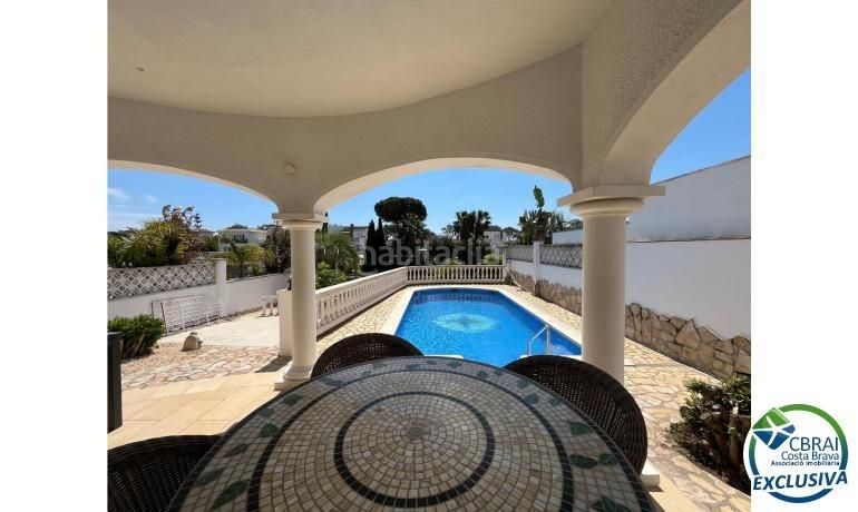 Foto 74eeb6aa-39f3-4d7a-a533-287fef974ca8. Casa amb calefacció aparcament piscina a Francolí - Freser - Noguera Empuriabrava