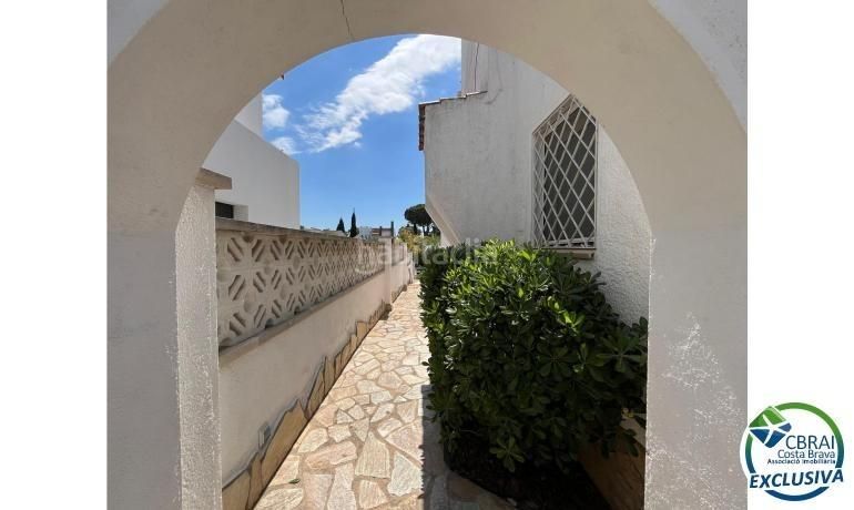 Foto 9fc5599c-b579-48e9-b214-941a41571a79. Casa amb calefacció aparcament piscina a Francolí - Freser - Noguera Empuriabrava