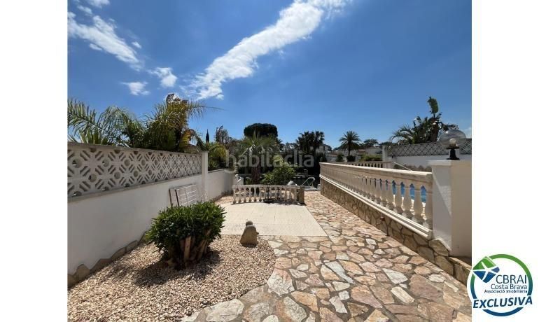 Foto bc6af57c-7f33-4195-a240-77f313752a28. Casa amb calefacció aparcament piscina a Francolí - Freser - Noguera Empuriabrava