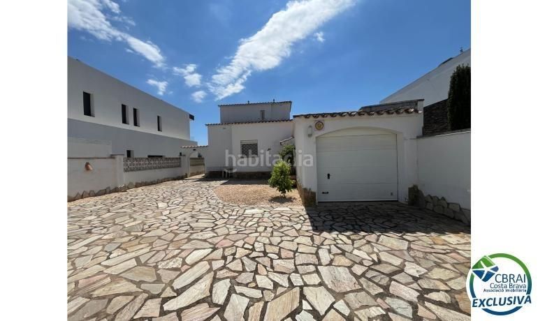 Foto de049bc6-cc98-404b-8135-789dcf982c6f. Casa amb calefacció aparcament piscina a Francolí - Freser - Noguera Empuriabrava