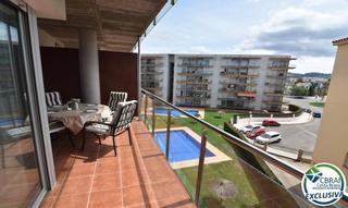 Apartament a Santa Margarida. Apartamento con dos habitaciones en el edificio de les marines m