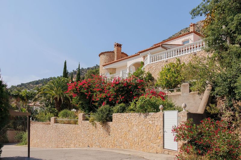 Foto f2ae3e0f-6ab6-4a7b-bb0d-7f3599230f20. Casa amb calefacció aparcament piscina a Nord Roses