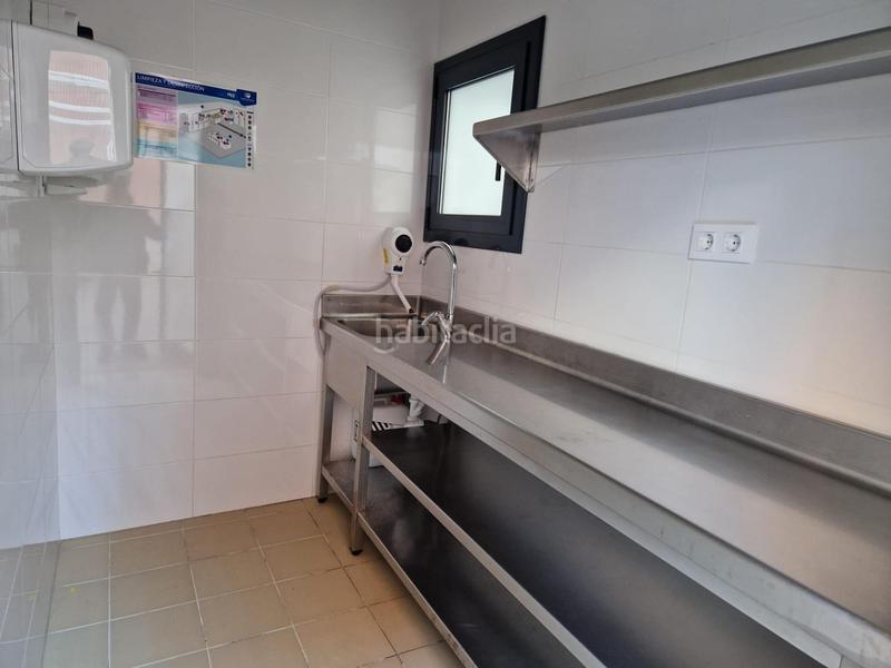 Foto 4fe93afe-2471-4321-8245-4a2140f74ded. Lloguer local comercial a Centre Roses