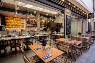 Miete Geschäftsraum in Centre. Local reformado en el corazón de roses, a solo 70 m de la playa.