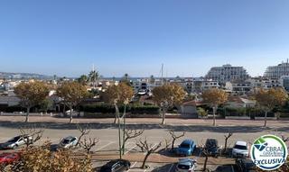 Apartament a Moxó - Sant Mori. Bonito apartamento con vistas al mar situado en el centro de la
