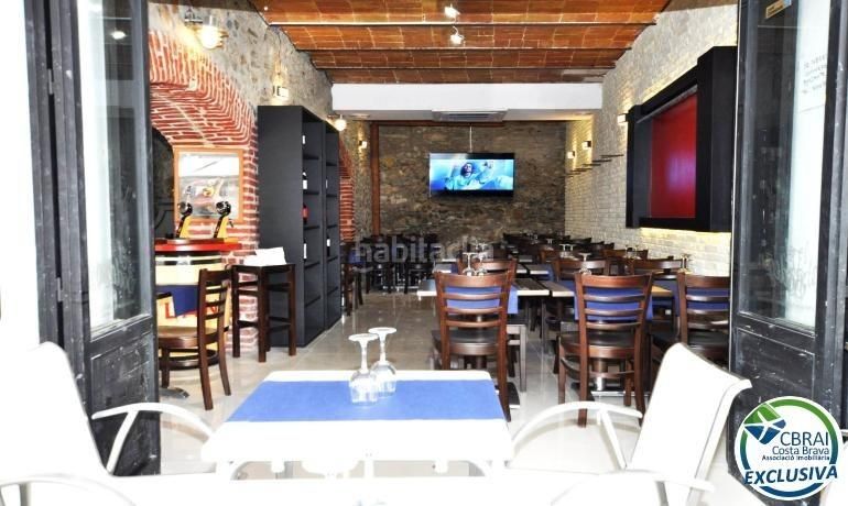 Foto 1604eaca-d900-4bc4-b386-c3a6512019e4. Local comercial a Centre Roses