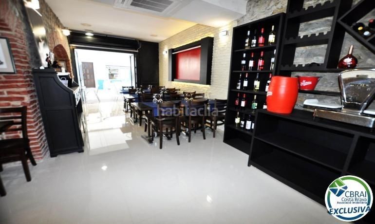 Foto a4afe1aa-d8da-4f68-a14f-6e850ee6ef42. Local comercial a Centre Roses