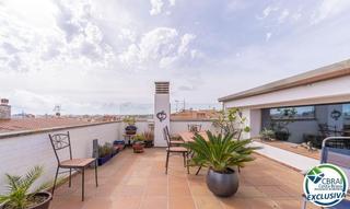 Apartament a Centre. Dúplex en venta en roses centro.