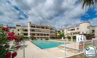 Apartament a Moxó - Sant Mori. Apartamento de dos dormitorios y aparcamiento privado
