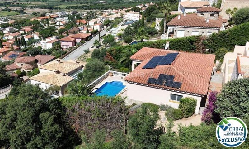 Foto d8356268-a178-4df1-acc6-8ca6022bcf4f. Casa preciosa casa palausaverdera con vistas espectaculares en Palau-saverdera
