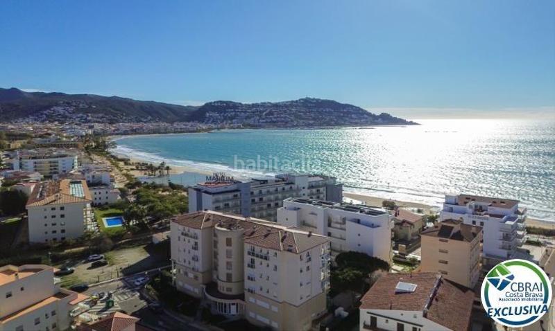 Foto 58b0b89d-157b-46d8-8ded-b5b6c9c31428. Ático  estilo dúplex con vistas preciosas a 150m de la playa en Roses