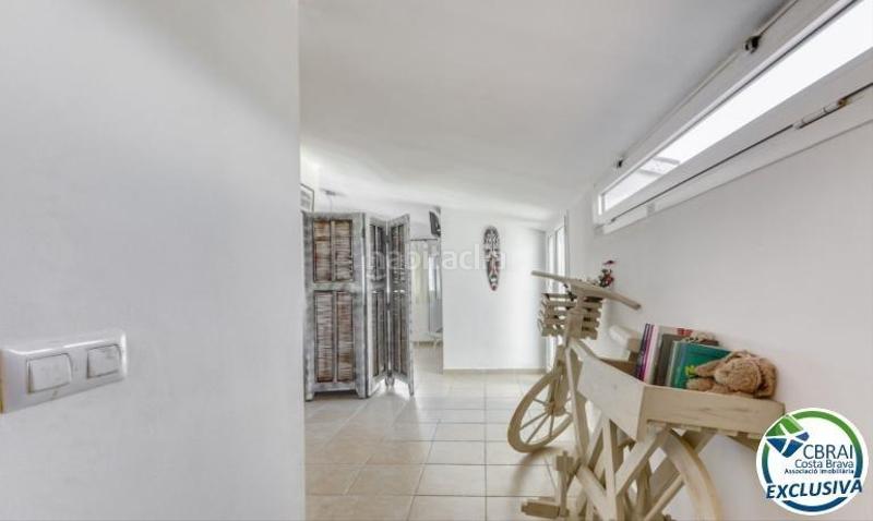 Foto 9ee3bd77-913d-40c9-84e4-b2aad60fba14. Ático  estilo dúplex con vistas preciosas a 150m de la playa en Roses