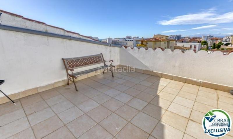 Foto b4db8109-bbe3-46a1-8269-d05dbb1b7987. Ático  estilo dúplex con vistas preciosas a 150m de la playa en Roses
