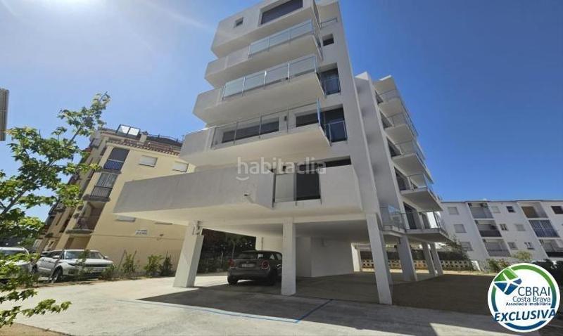 Foto fccce43f-ccaa-47bf-845f-7999d9b8f2f3. Apartamento  de obra nueva en venta en Roses