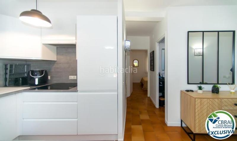 Foto 321797b8-bad7-490e-b9ab-30a2ccabd645. Apartamento  reformado en el centro , 2 habitaciones dobles, terraza, aparcamiento, a 150 m del mar. en Empuriabrava