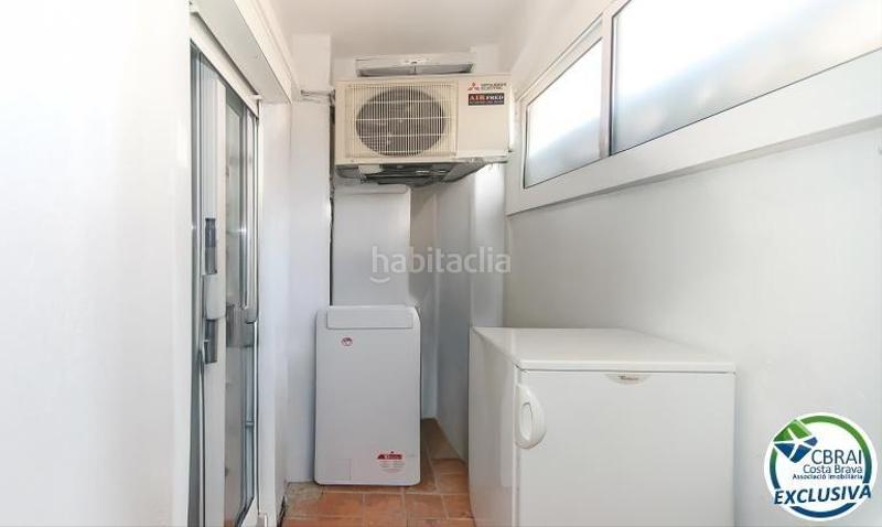 Foto cc412ab5-a6e1-4347-8219-063f4328046f. Apartamento  reformado en el centro , 2 habitaciones dobles, terraza, aparcamiento, a 150 m del mar. en Empuriabrava