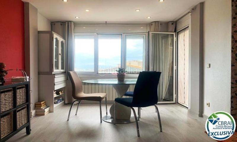 Foto 18dd461a-d970-4ef3-a53b-31d509a55b98. Apartamento amplio piso en venta a 100 metros del mar en Roses