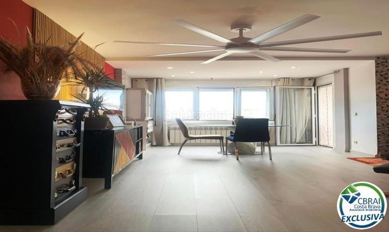 Foto 4ac9a6dc-8b1c-46e2-b259-d20a7ed42479. Apartamento amplio piso en venta a 100 metros del mar en Roses